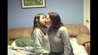 我们为妻子娶了妓女并制作了性交视频