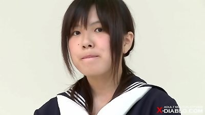 セーラー服での初々しい素人ヌード撮影会にカメラが潜入